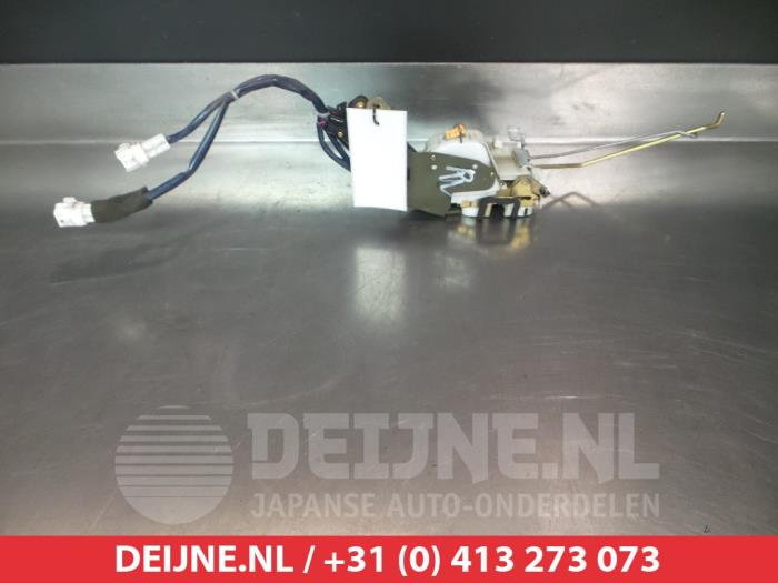 Suzuki Liana Deurslot Mechaniek 4Deurs rechts-voor O281142