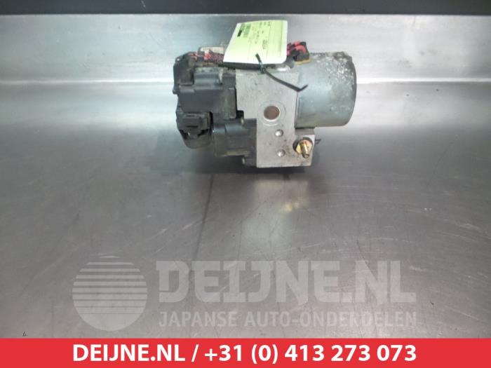 Gebruikte ABS Pomp Toyota Avensis (T22) 2.0 16V Prijs € 60,00 Margeregeling aangeboden door V.Deijne Jap.Auto-onderdelen BV