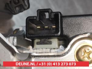 Toyota Avensis Ruitenwissermotor achter O301422 foto 4