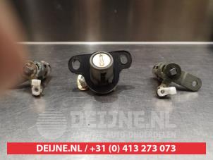 Chevrolet Nubira Set of cylinder locks (complete) O277670 photo 2