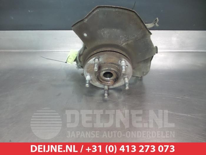 Kia Carens Fusee rechts-voor O323701
