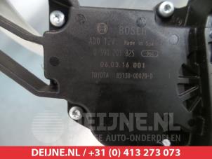 Toyota Yaris Scheibenwischermotor hinten O301430 foto 3