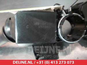 Toyota Prius Steering column stalk O309243 photo 2