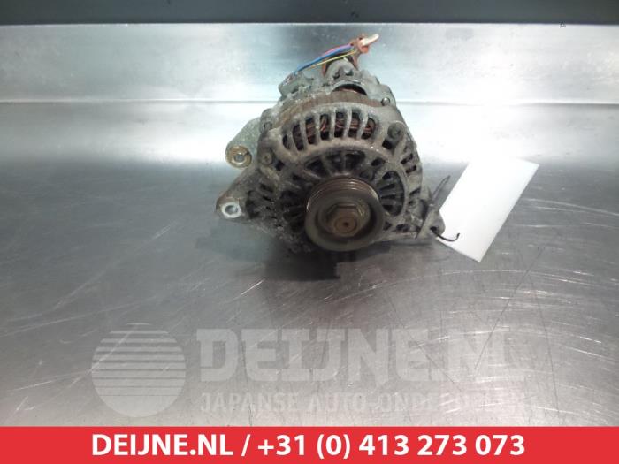 Dynamo van een Mitsubishi Space Star (DG) 1.8 16V GDI 2000