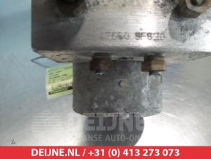 Nissan Primera ABS Pomp O337579 foto 3