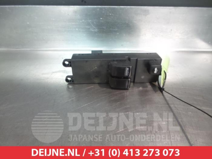 Nissan Primera Combischakelaar ramen O311640