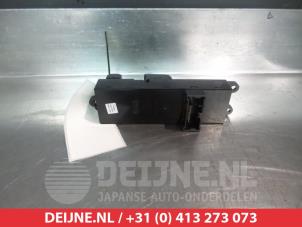 Nissan Primera Multi-functional window switch O311640 photo 2