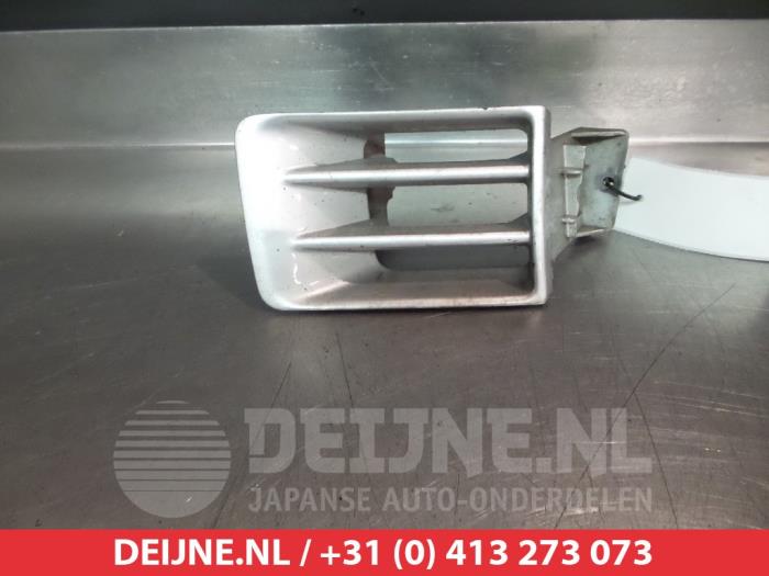 Mitsubishi Space Wagon Bumper Rooster O264489