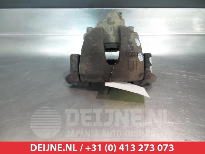 Mazda 3 Remklauw (Tang) links-voor O324629