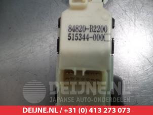 Daihatsu Trevis Multi-functional window switch O312223 photo 2