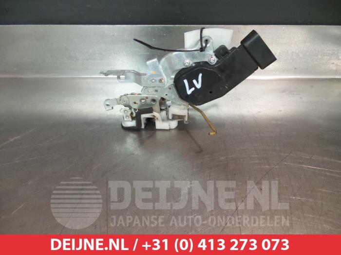 Daihatsu Trevis Deurslot Mechaniek 4Deurs links-voor O279765