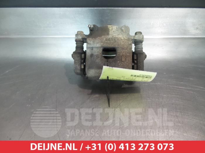 Daihatsu Trevis Remklauw (Tang) rechts-voor O326681