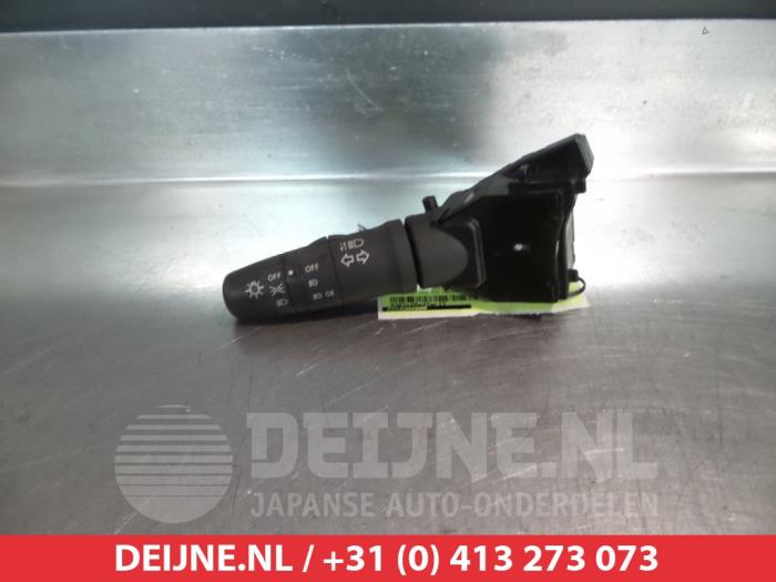 Nissan Primera Ruitenwis Schakelaar O309712