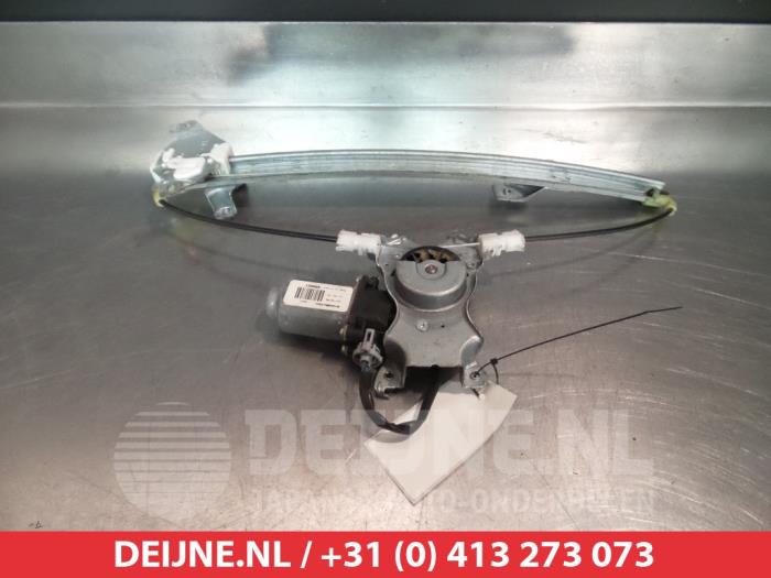 Nissan Primera Ruitmechaniek 4Deurs links-achter O290425