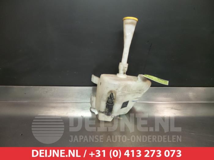 Nissan Primera Ruitensproeiertank voor O340498