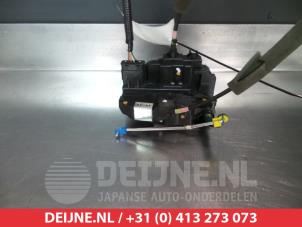 Nissan Note Door lock mechanism 4-door, front left O279465 photo 2