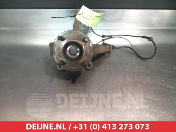 Nissan Note Fusee rechts-voor O323485