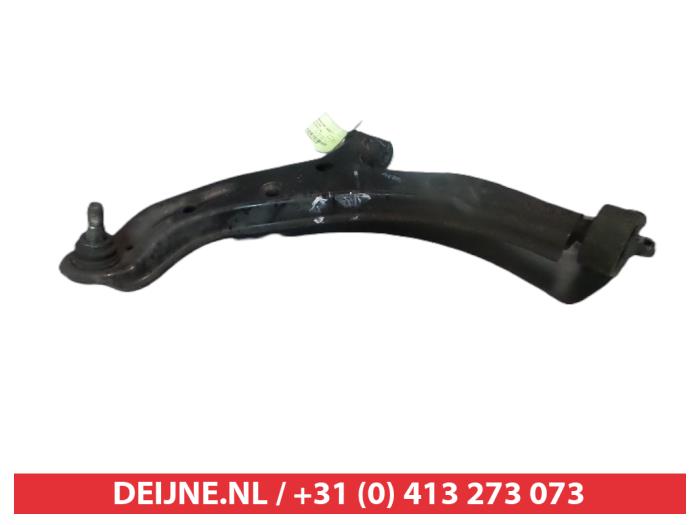 Nissan Almera Draagarm onder links-voor O381195