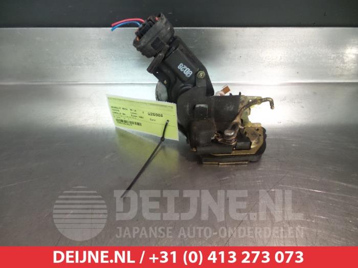Toyota Corolla Türschlossmechanik 4-türig links hinten O280529