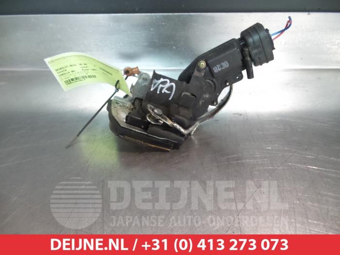 Toyota Corolla Türschlossmechanik 4-türig rechts hinten O281823