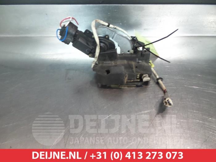 Toyota Corolla Deurslot Mechaniek 4Deurs links-voor O279855