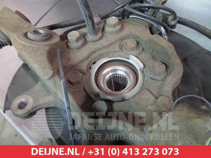 Nissan Murano Fusee links-achter O380392
