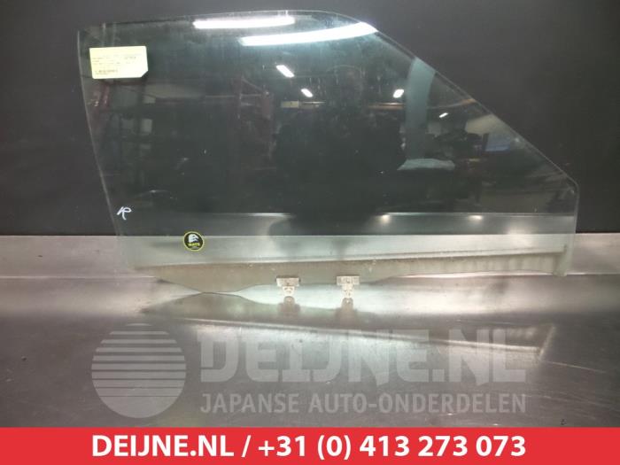 Nissan King Cab Door window 2-door, right O301845