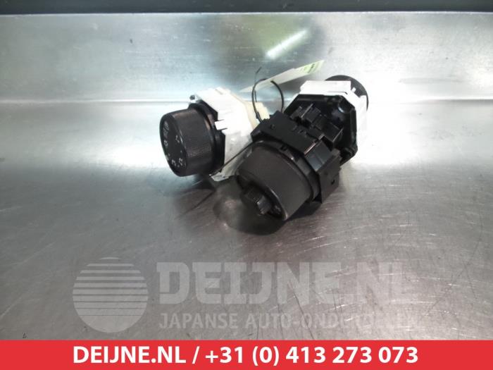 Toyota IQ Kachel Bedieningspaneel O306387