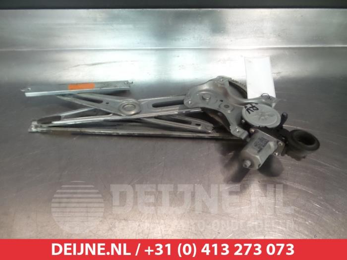 Toyota Yaris Ruitmechaniek 2Deurs rechts-voor O276337