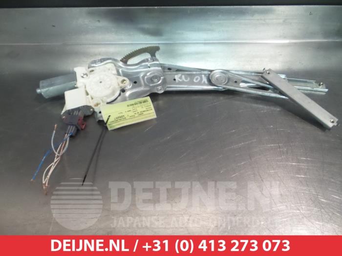 Toyota Avensis Ruitmechaniek 4Deurs rechts-voor O277097