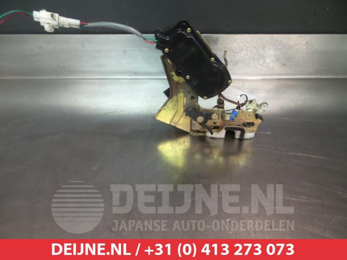 Suzuki Alto Deurslot Mechaniek 4Deurs rechts-achter O281749