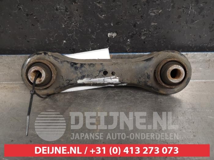 Mitsubishi Lancer Draagarm links-achter O383650