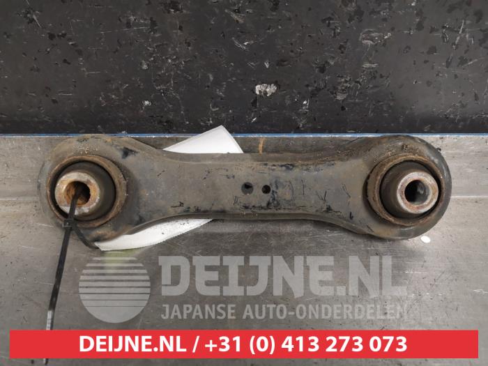 Mitsubishi Lancer Draagarm rechts-achter O393839