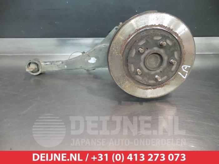 Toyota Avensis Fusee links-achter O380495