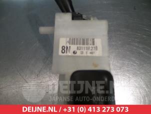 Subaru Impreza Steering column stalk O308600 photo 3