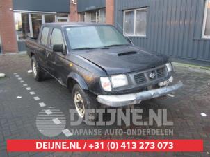 Nissan King Cab Window 2-door, rear right O102598 photo 2