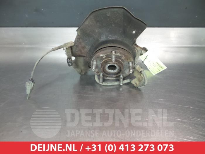 Kia Carens Fusee links-voor O322671