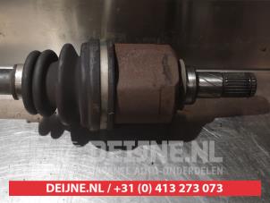 Nissan Almera Tino Antriebswelle links vorne O317810 foto 3
