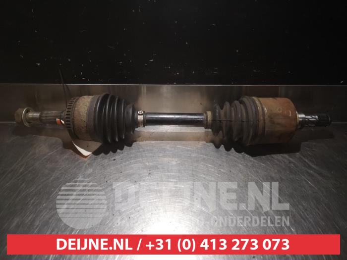 Gebruikte Steekas links-voor Nissan Almera Tino (V10M) 2.2 Di 16V HP Prijs € 40,00 Margeregeling aangeboden door V.Deijne Jap.Auto-onderdelen BV