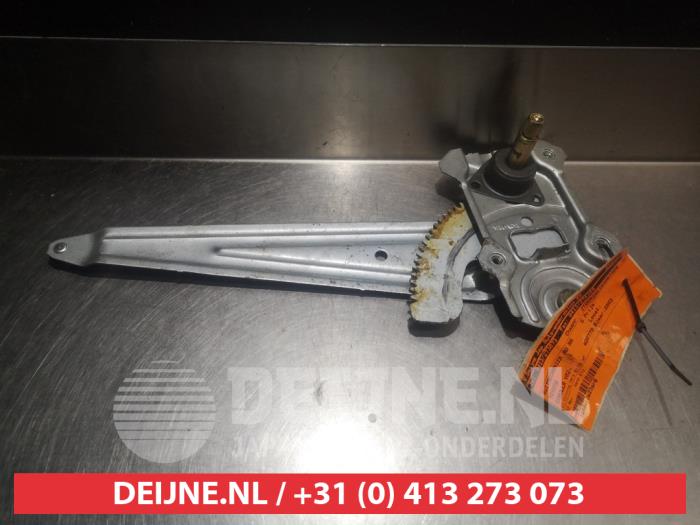 Toyota Corolla Verso Ruitmechaniek 4Deurs rechts-achter O291752