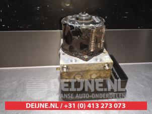Nissan Almera Tino ABS Pomp O337615 foto 2