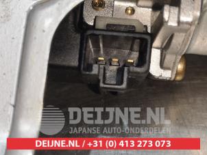 Toyota Corolla Verso Ruitenwissermotor achter O301393 foto 4