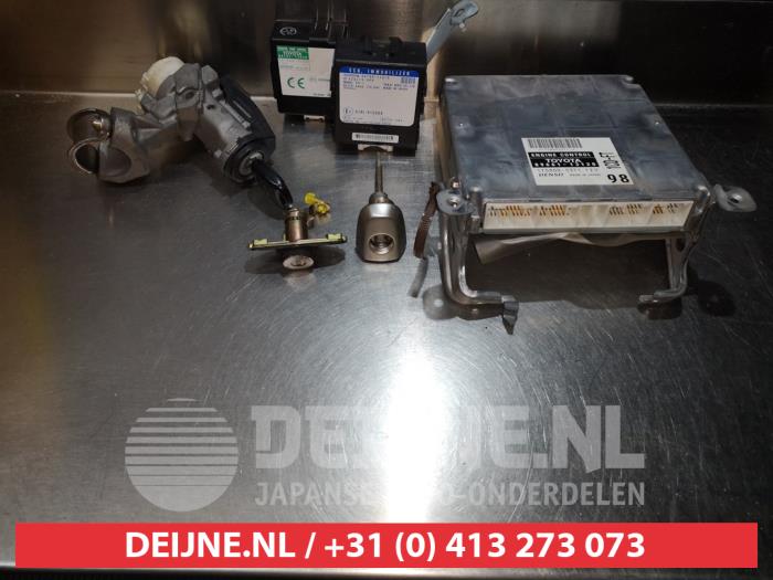 Toyota Corolla Verso Kontaktslot+Sleutel O335974