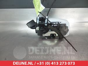 Nissan Micra Front door lock mechanism 4-door, right O280843 photo 2