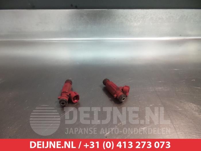 Nissan Almera Tino Injector (benzine injectie) O355736