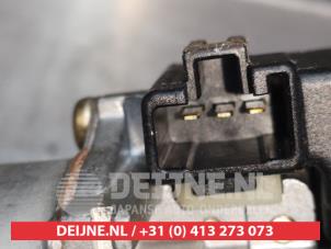 Toyota Corolla Verso Ruitenwissermotor achter O301427 foto 4