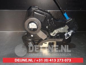Toyota Corolla Verso Door lock mechanism 4-door, front left O279846 photo 2