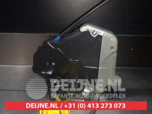 Toyota Corolla Verso Door lock mechanism 4-door, front left O279848 photo 2