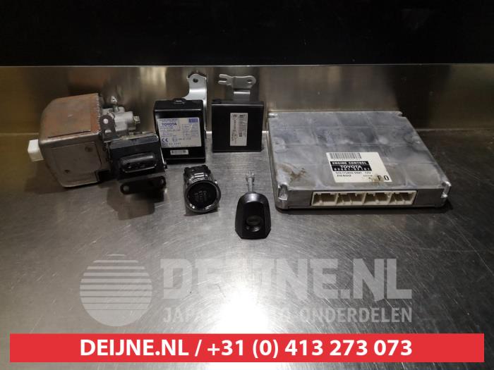 Toyota Corolla Verso Slotenset Cilinder (compleet) O278801