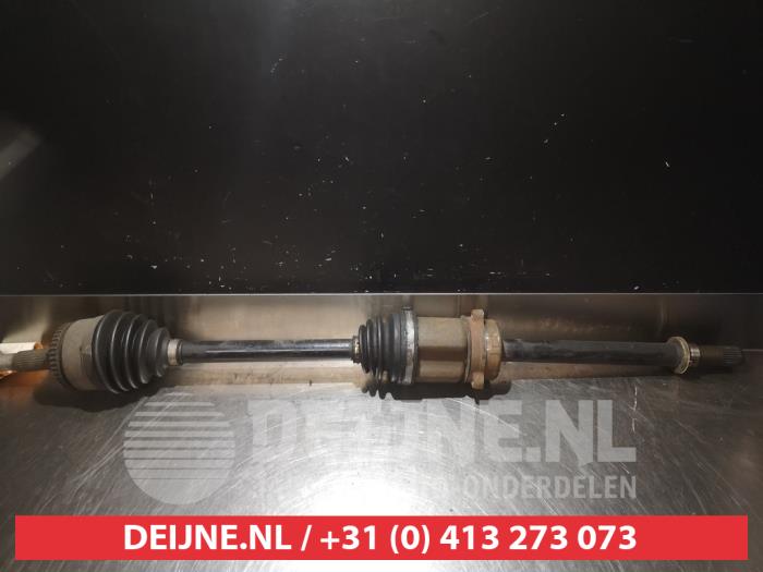 Gebruikte Steekas rechts-voor Nissan Almera Tino (V10M) 2.2 Di 16V HP Prijs € 40,00 Margeregeling aangeboden door V.Deijne Jap.Auto-onderdelen BV